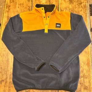 Picture Snap-Neck Fleece Top